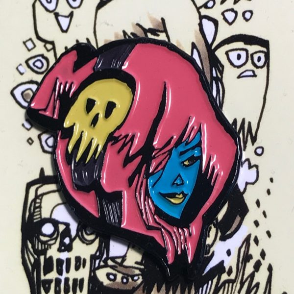 CLARICE QUEEN SKULL PIN